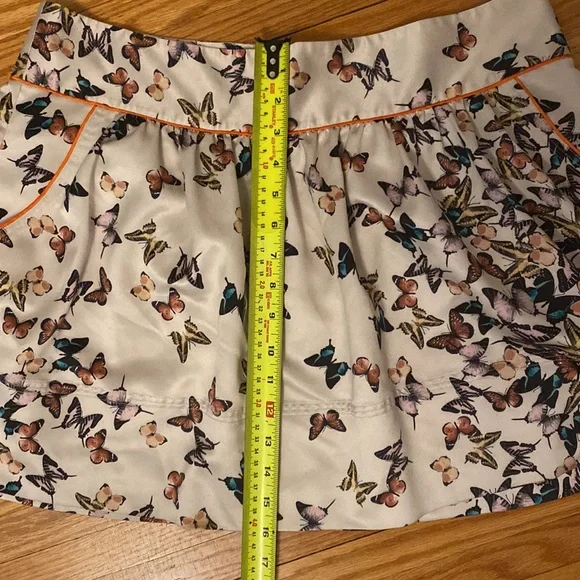 ❤️💙HOST PICK💙❤️ Ted Baker mini skirt - Ivory with butterflies. US 12 / TB4. - Picture 2 of 9